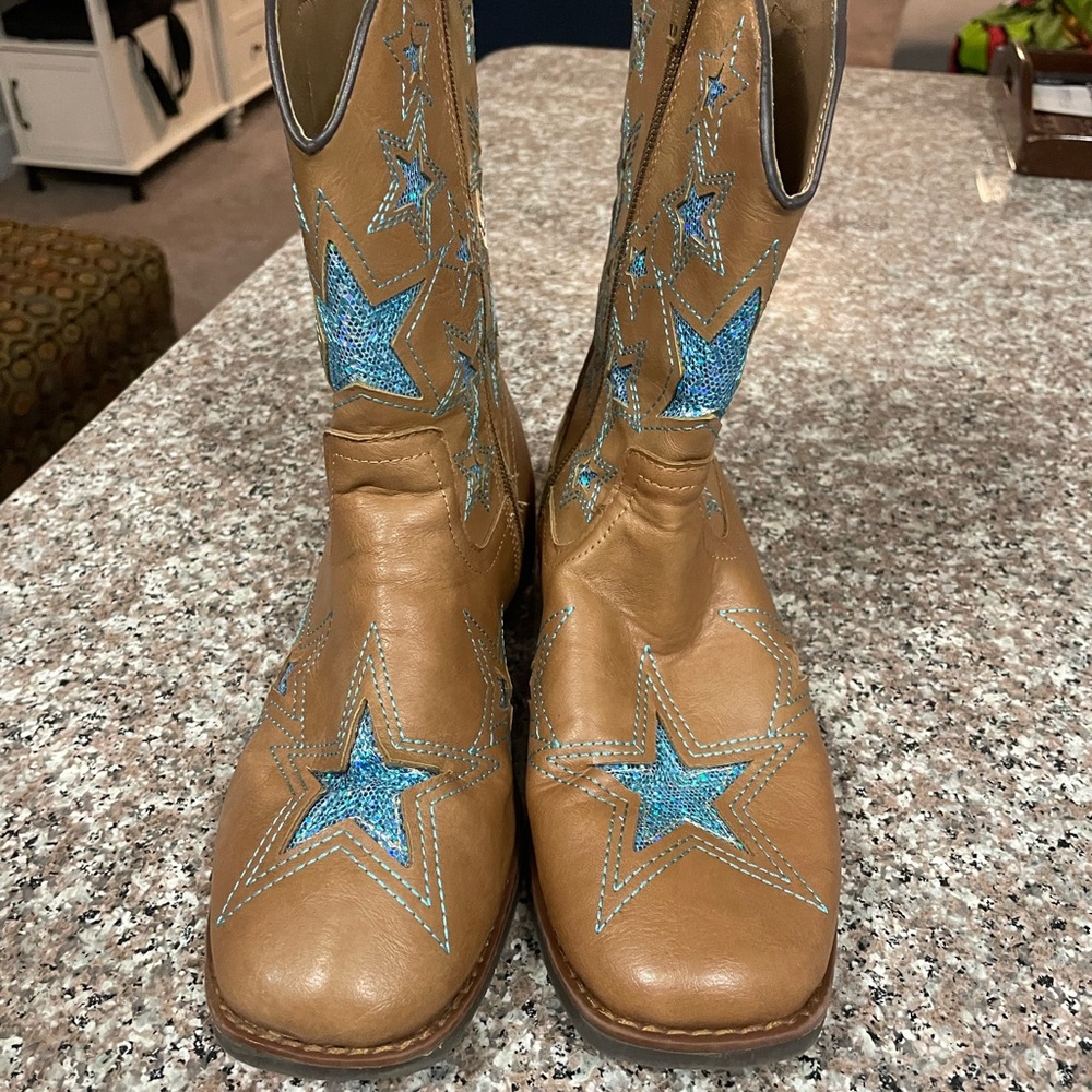 Wonder Nation Tan and Blue Heeled Boots with Star Design